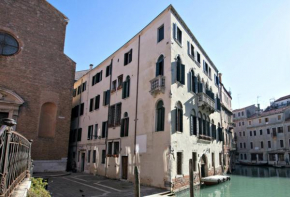  Residence Ca' Foscolo  Венеция